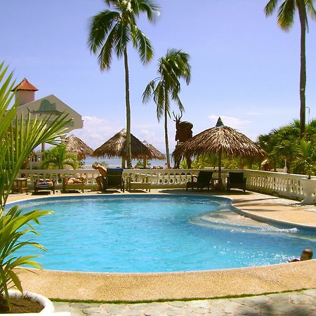 Whispering Palms Island Resort Баколод Экстерьер фото