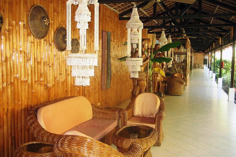Whispering Palms Island Resort Баколод Экстерьер фото